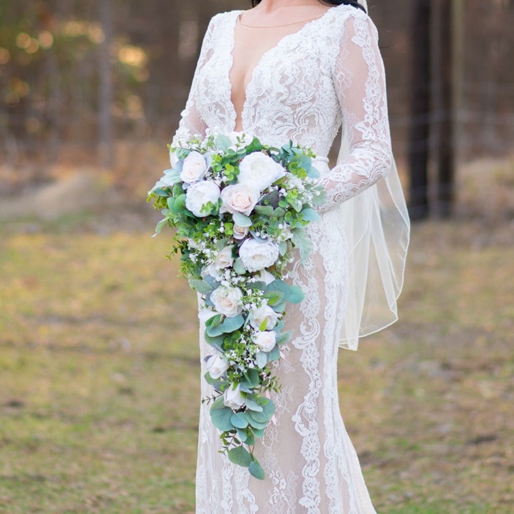 Cascading Bridal Bouquet - Picture 5 of 5